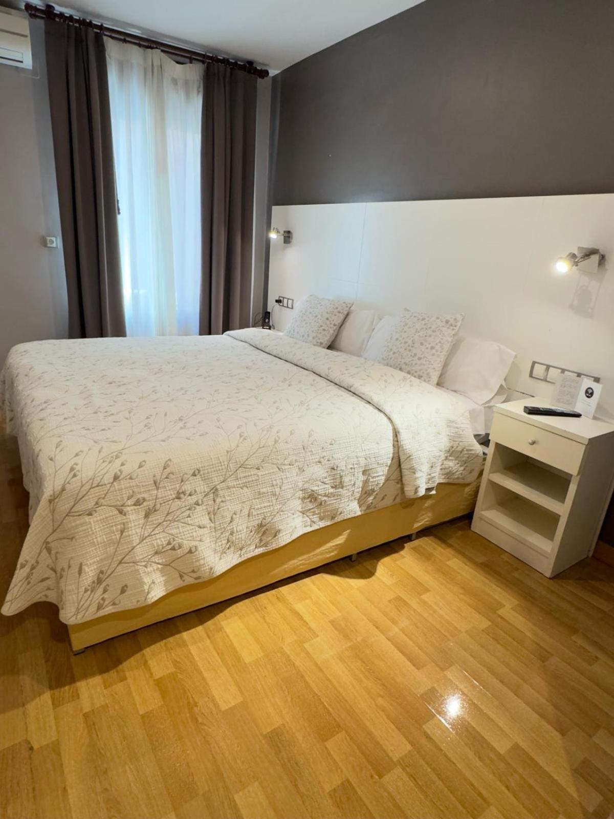 Hotel El Acebo Jaca Extérieur photo