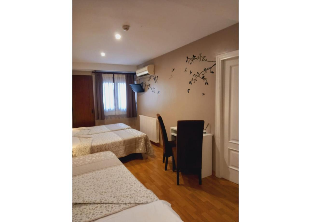 Hotel El Acebo Jaca Extérieur photo